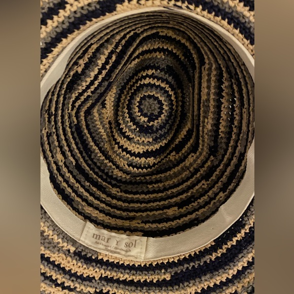 Mar y Sol Handmade Tan and Black Straw  Hat-OSFM made in Madagascar - Picture 2 of 5